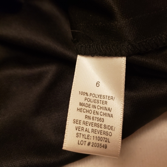 Sleeveless Maroon Pocket Dress - Picture 13 of 16